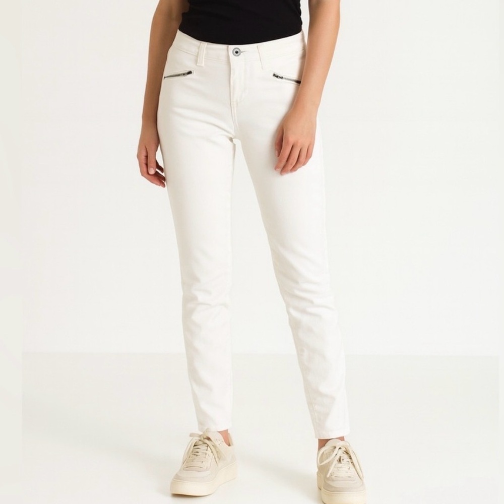 CAbi Women's Curvy Skinny Jeans with Zipper Accents